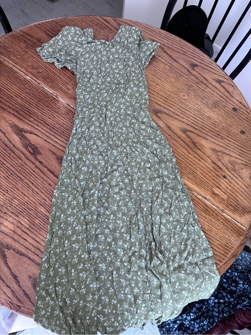 Francesca's Collections Olive Green Floral Maxi Dress with Flutter Sleeves
